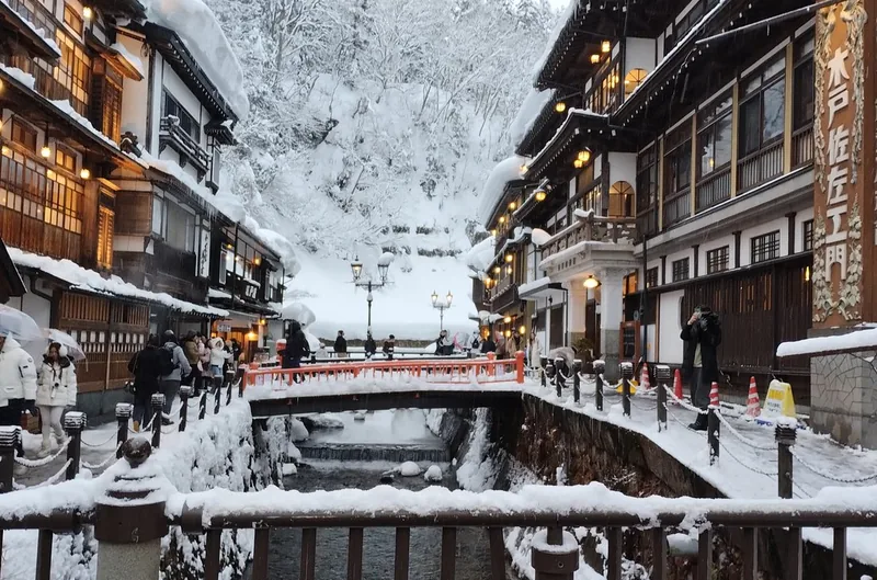 Ginzan Onsen Bus Tour with Fruit Picking